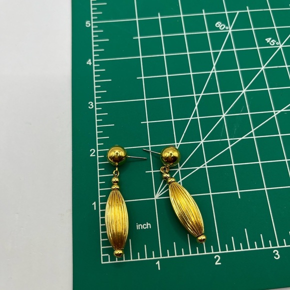 Gold Tone Drop Earrings Pierced Earrings. Dangling Long 2”” - Picture 7 of 8